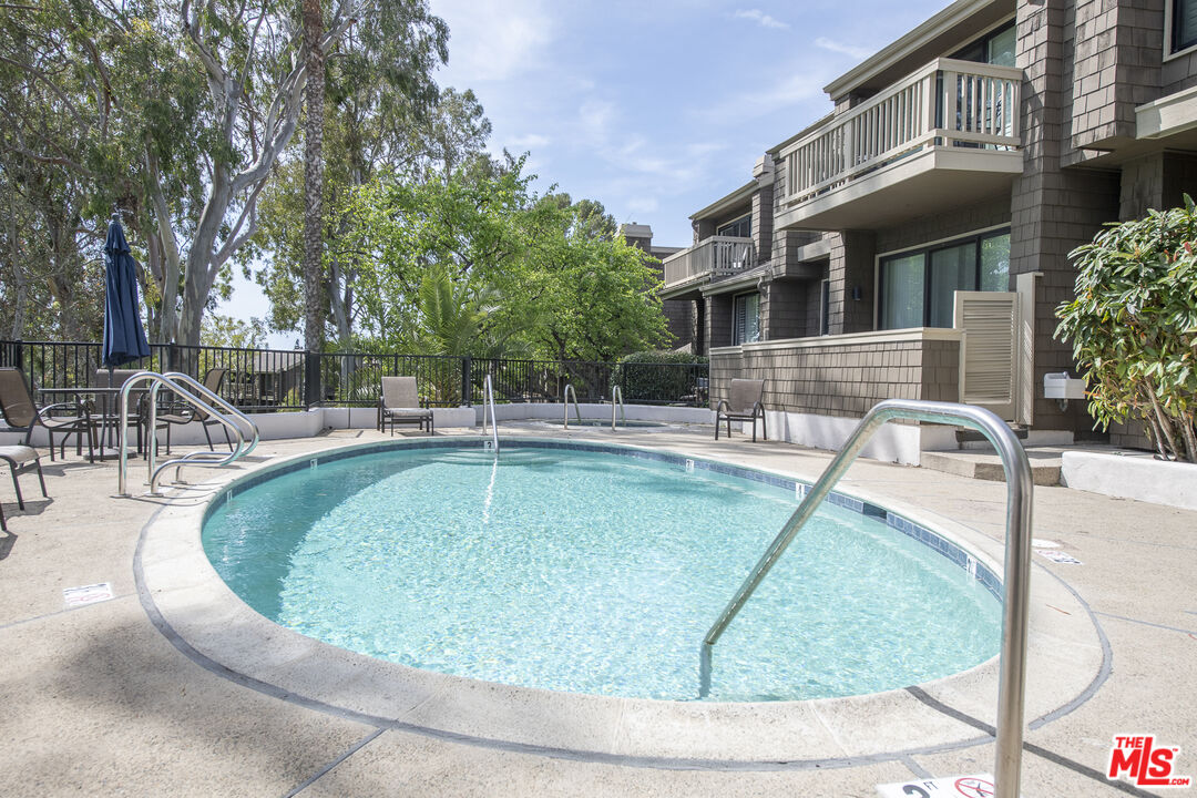 38 Sea Island Dr