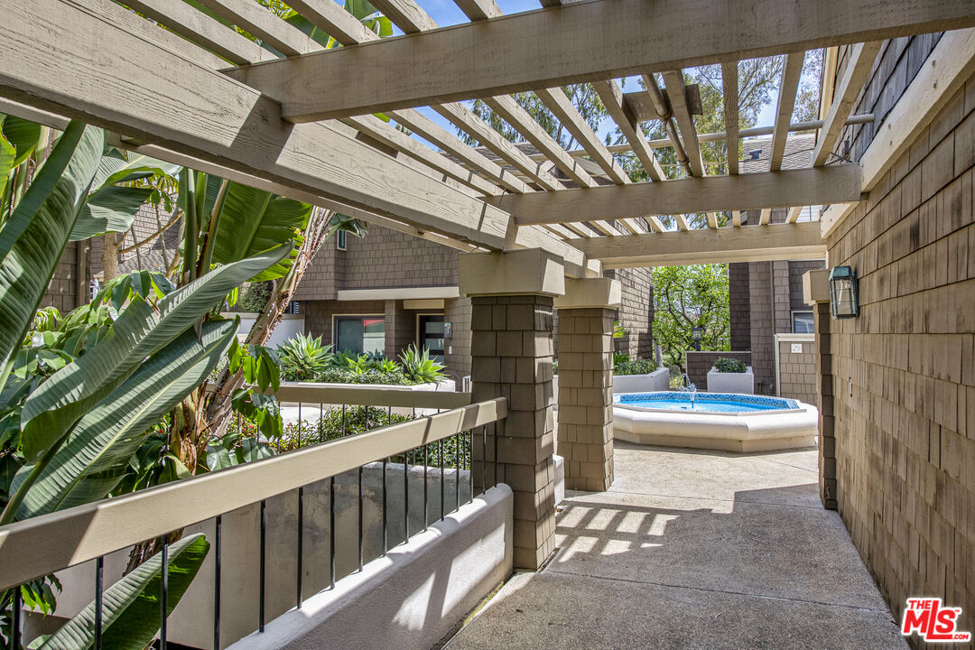 38 Sea Island Dr