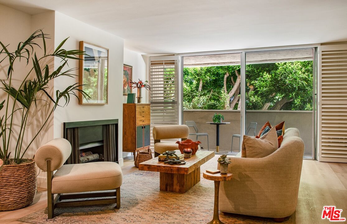 11645 Montana Ave Unit 101 Los Angeles CA