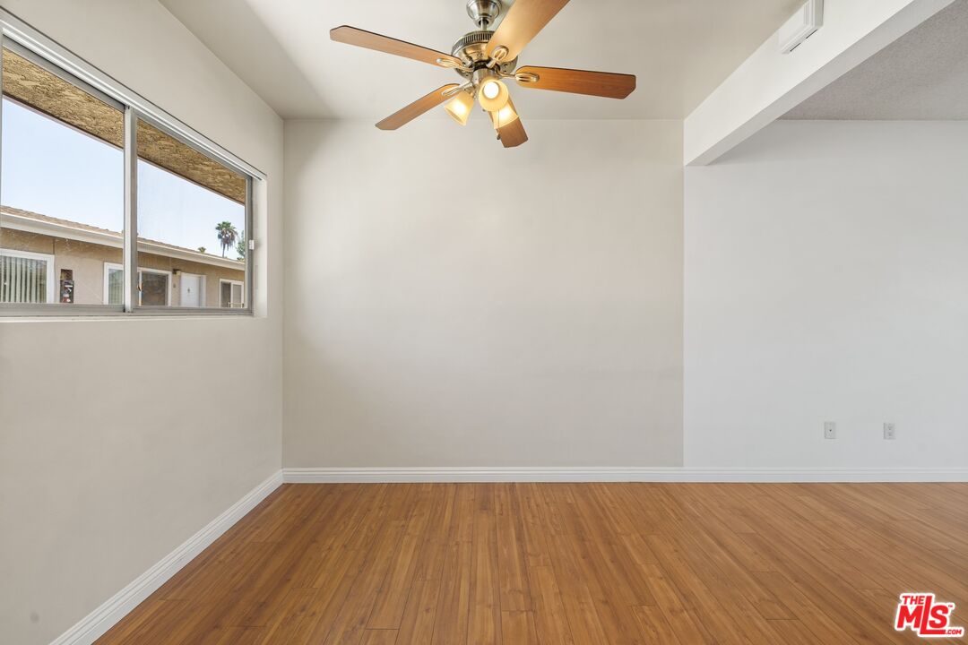 50 S Meridith Ave Unit: 4