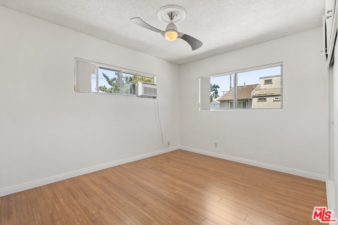 50 S Meridith Ave Unit: 4
