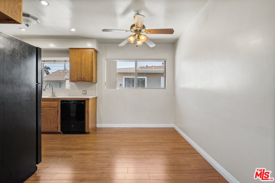 50 S Meridith Ave Unit: 4