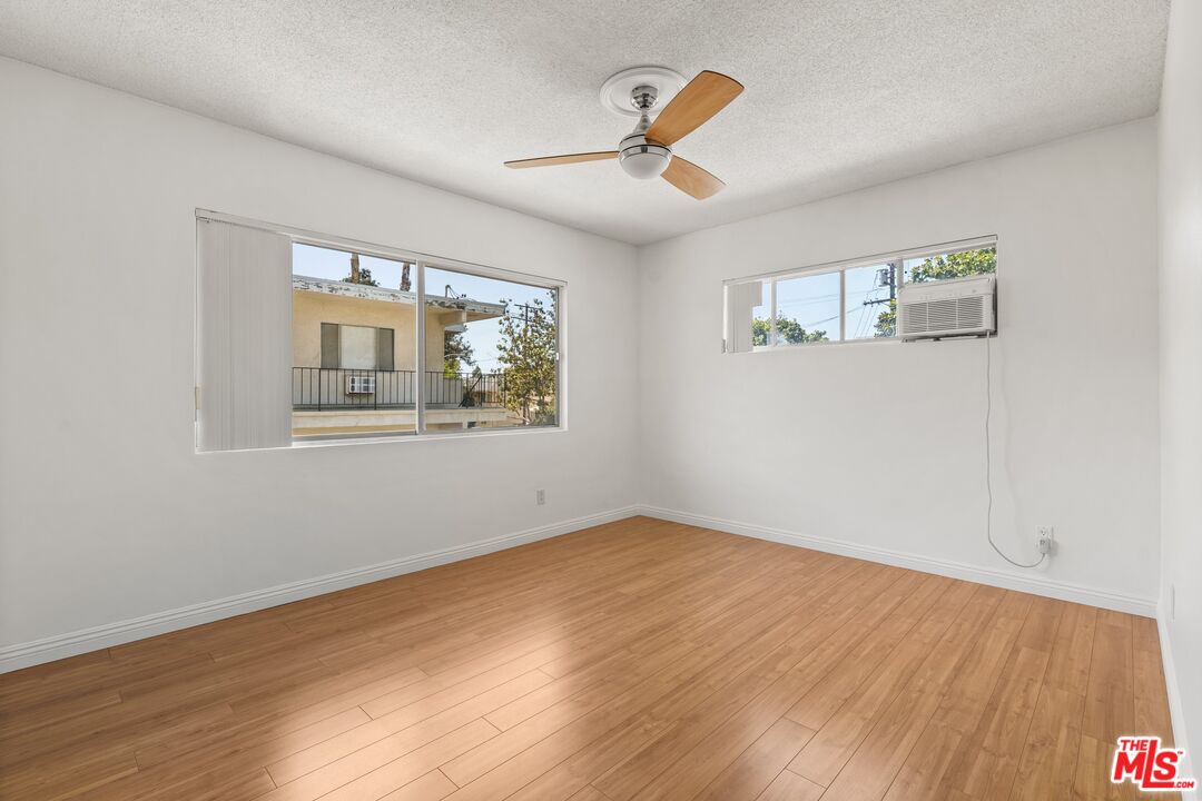 50 S Meridith Ave Unit: 4