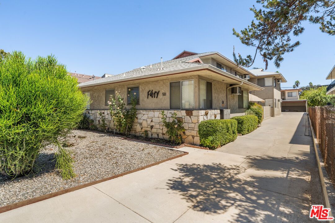 50 S Meridith Ave Unit: 4