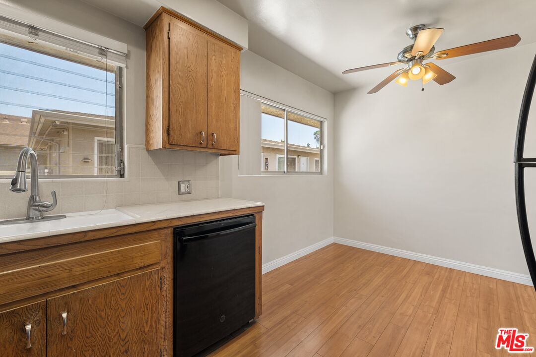 50 S Meridith Ave Unit: 4
