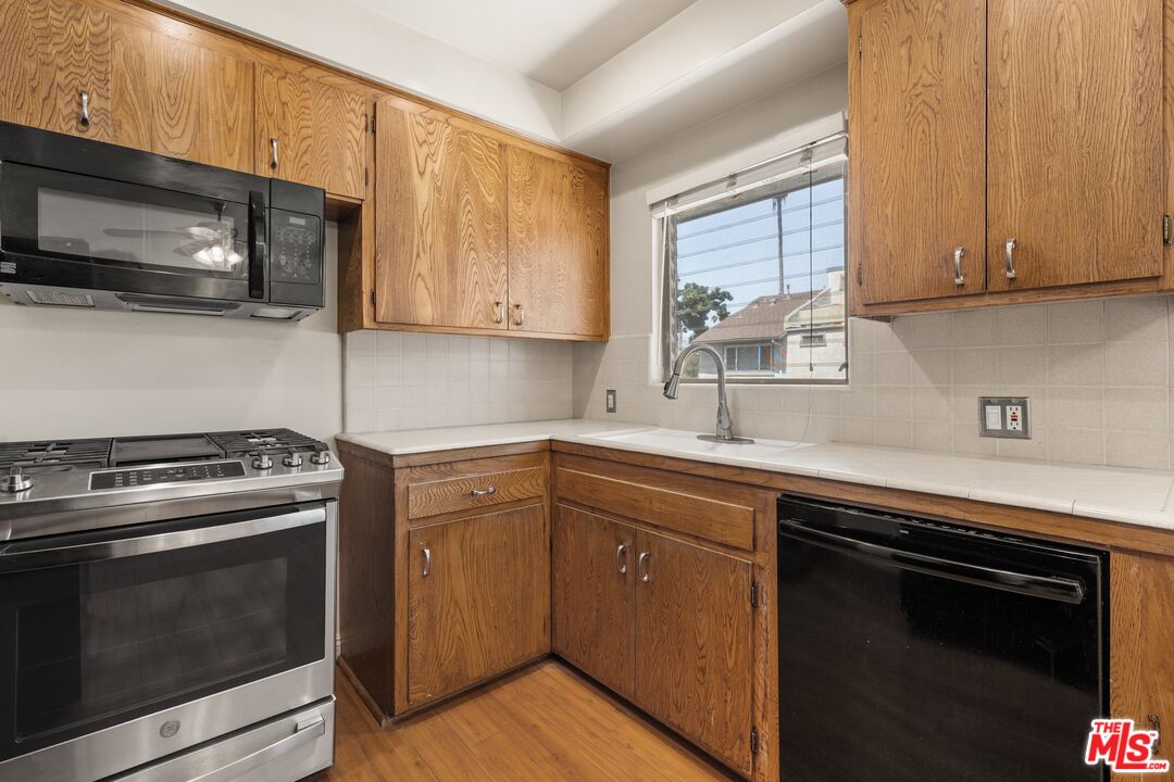 50 S Meridith Ave Unit: 4