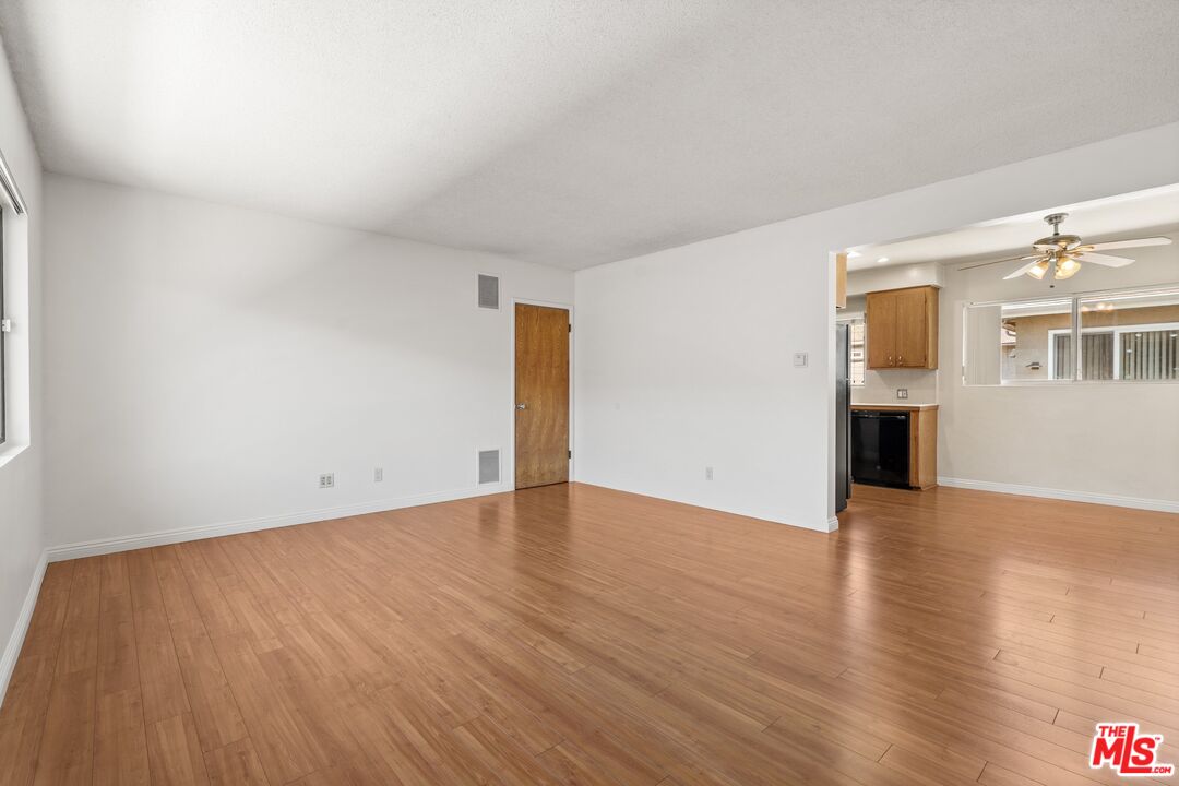 50 S Meridith Ave Unit: 4