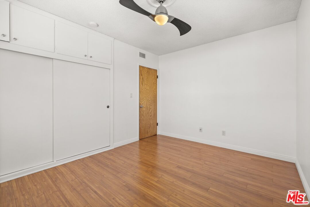 50 S Meridith Ave Unit: 4