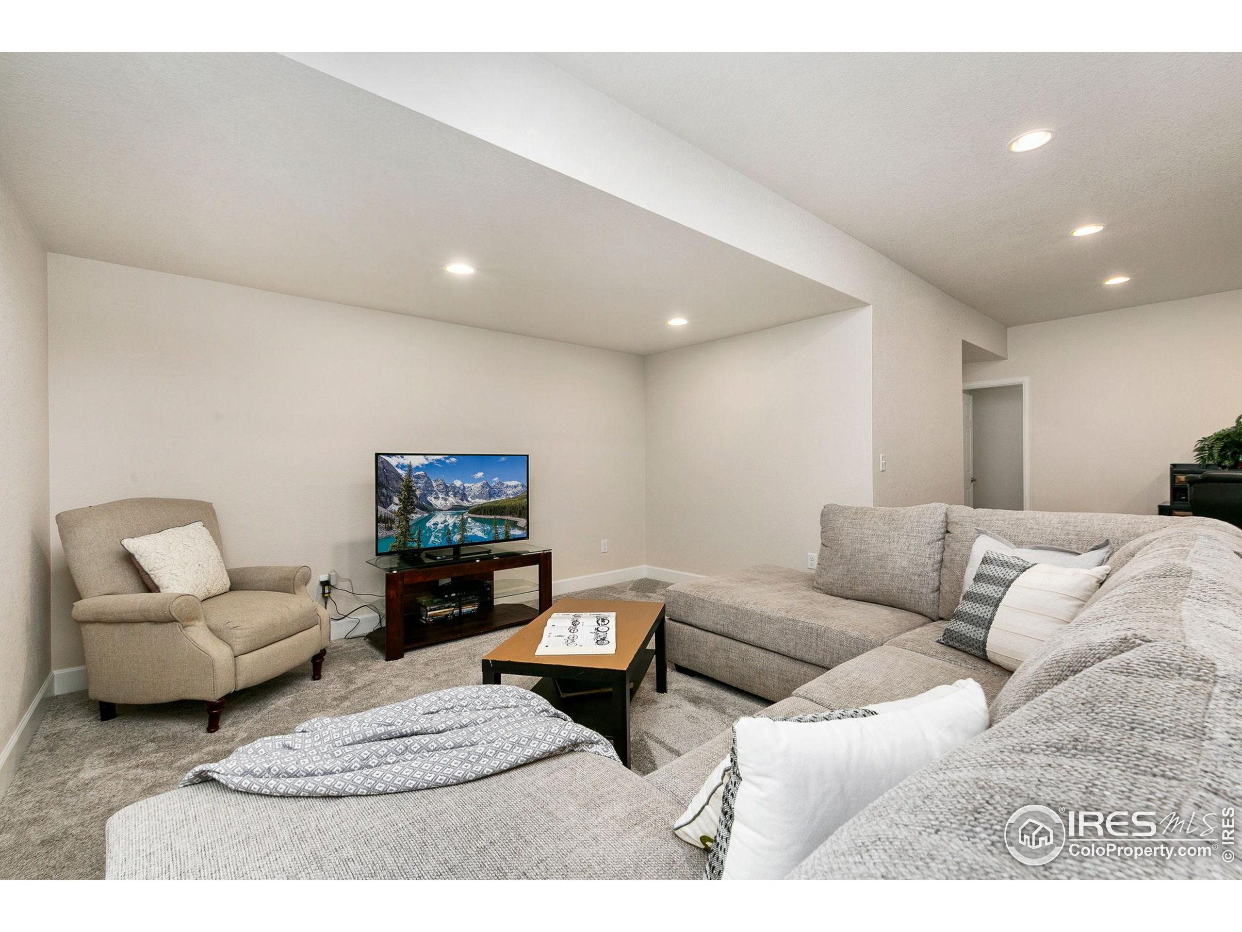 6465 Union Creek Dr