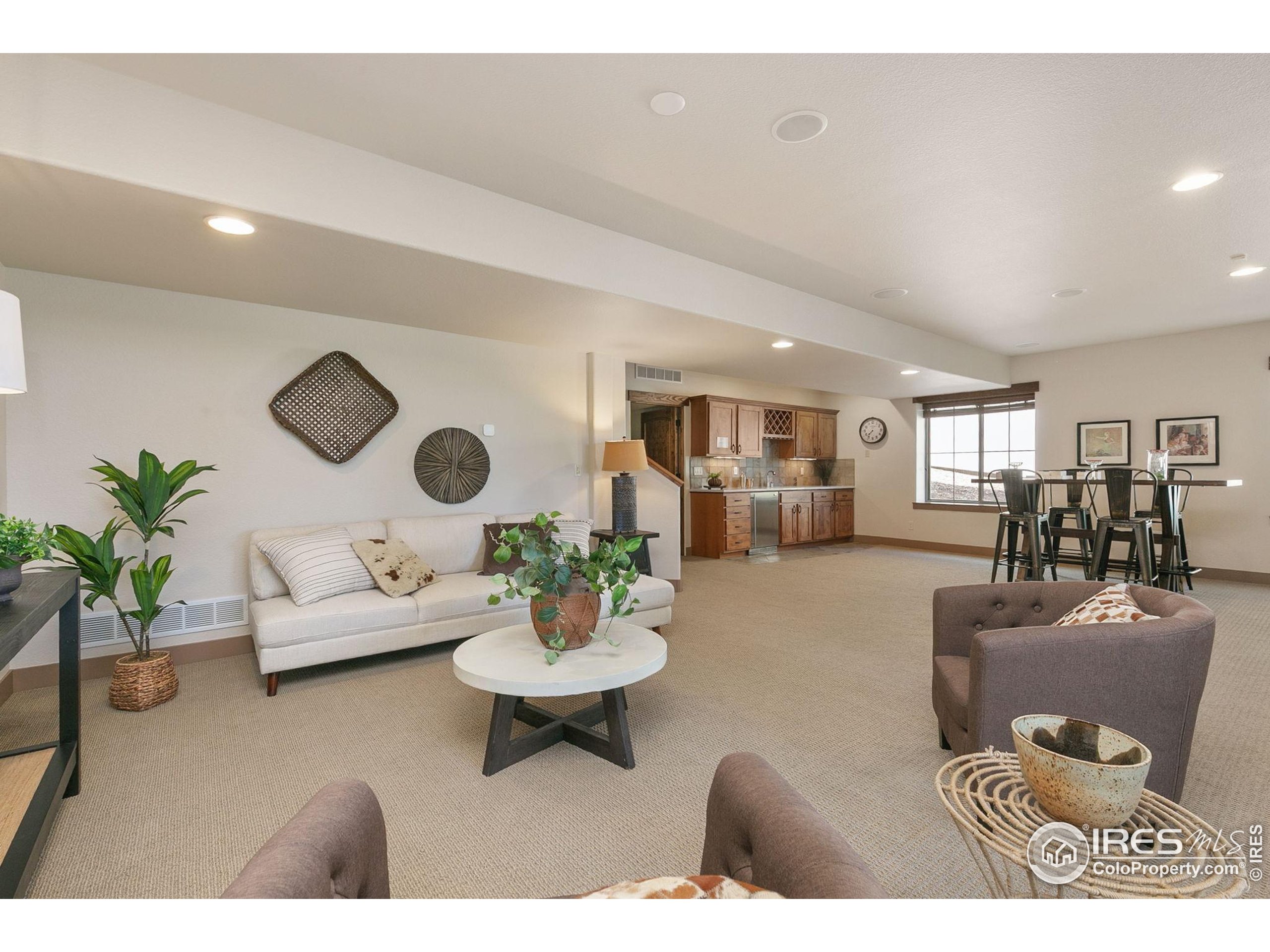 6558 Murano Dr
