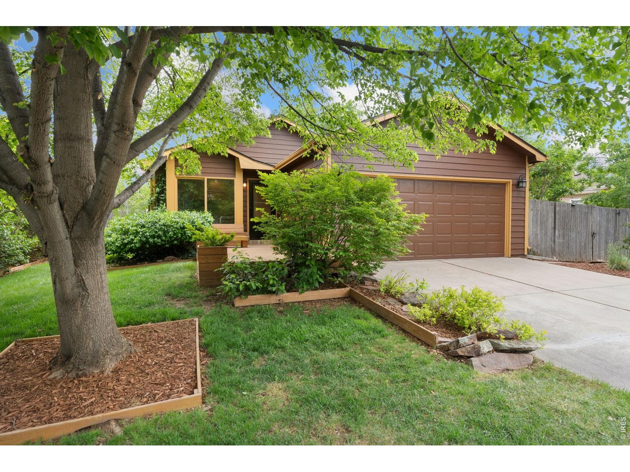 2507 Powell Pl