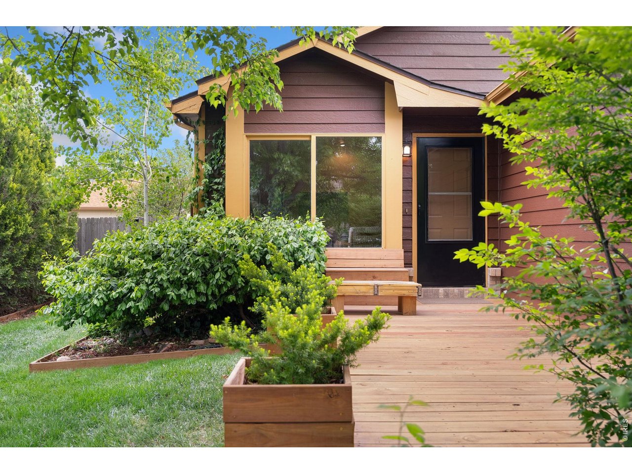 2507 Powell Pl