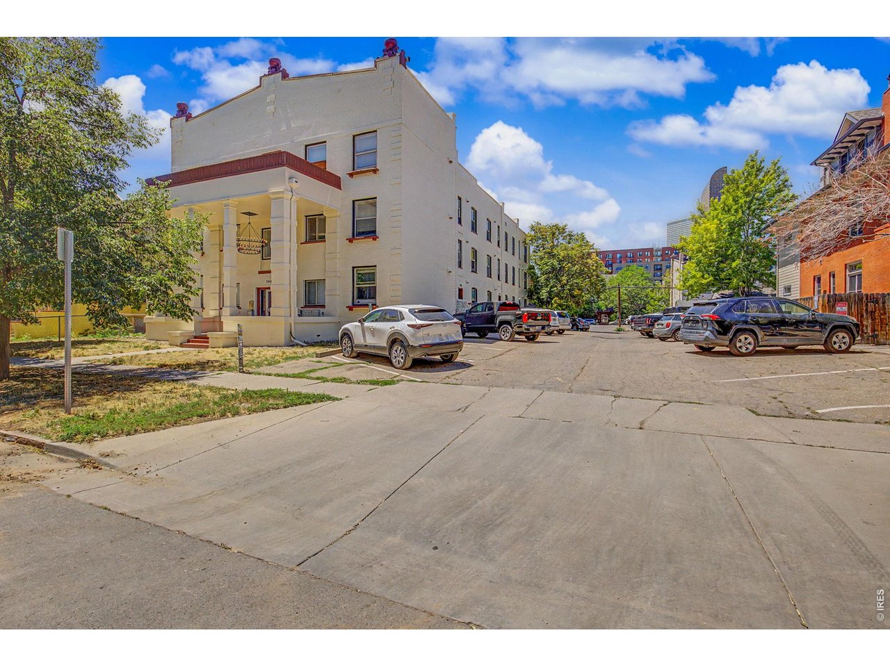 1629 N Clarkson St 11