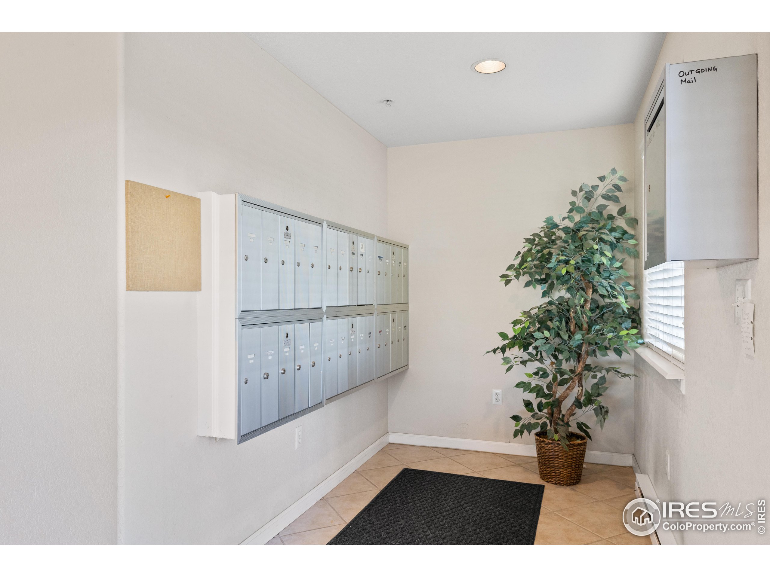 5425 County Rd 32 27