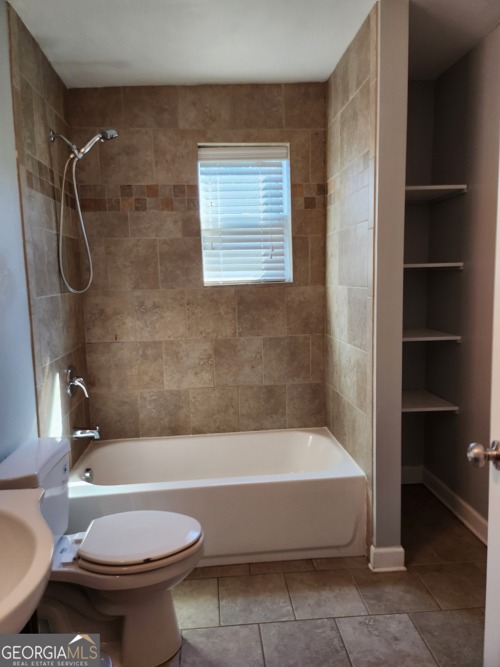 595 ROCKWELL Street SW