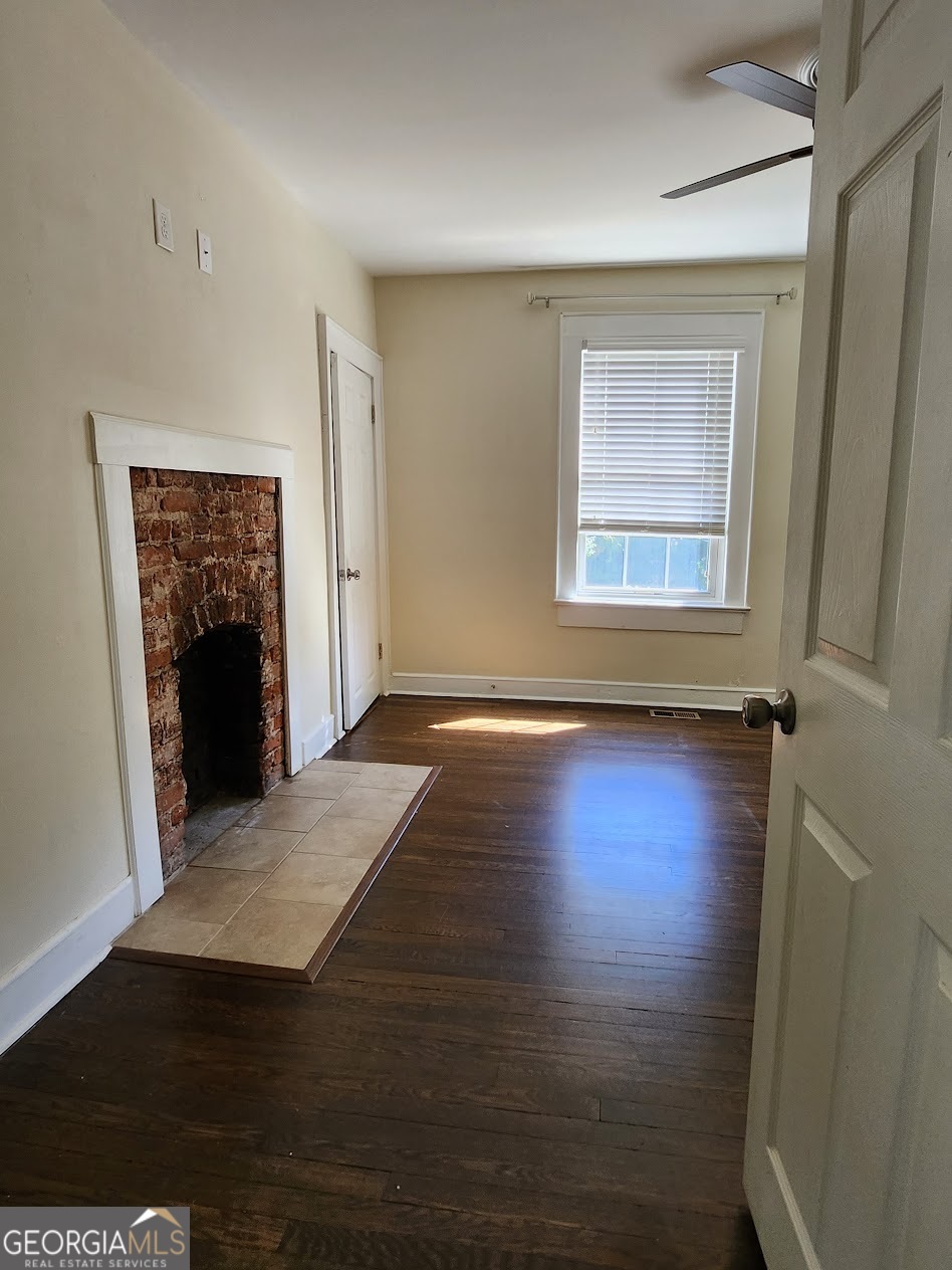 595 ROCKWELL Street SW