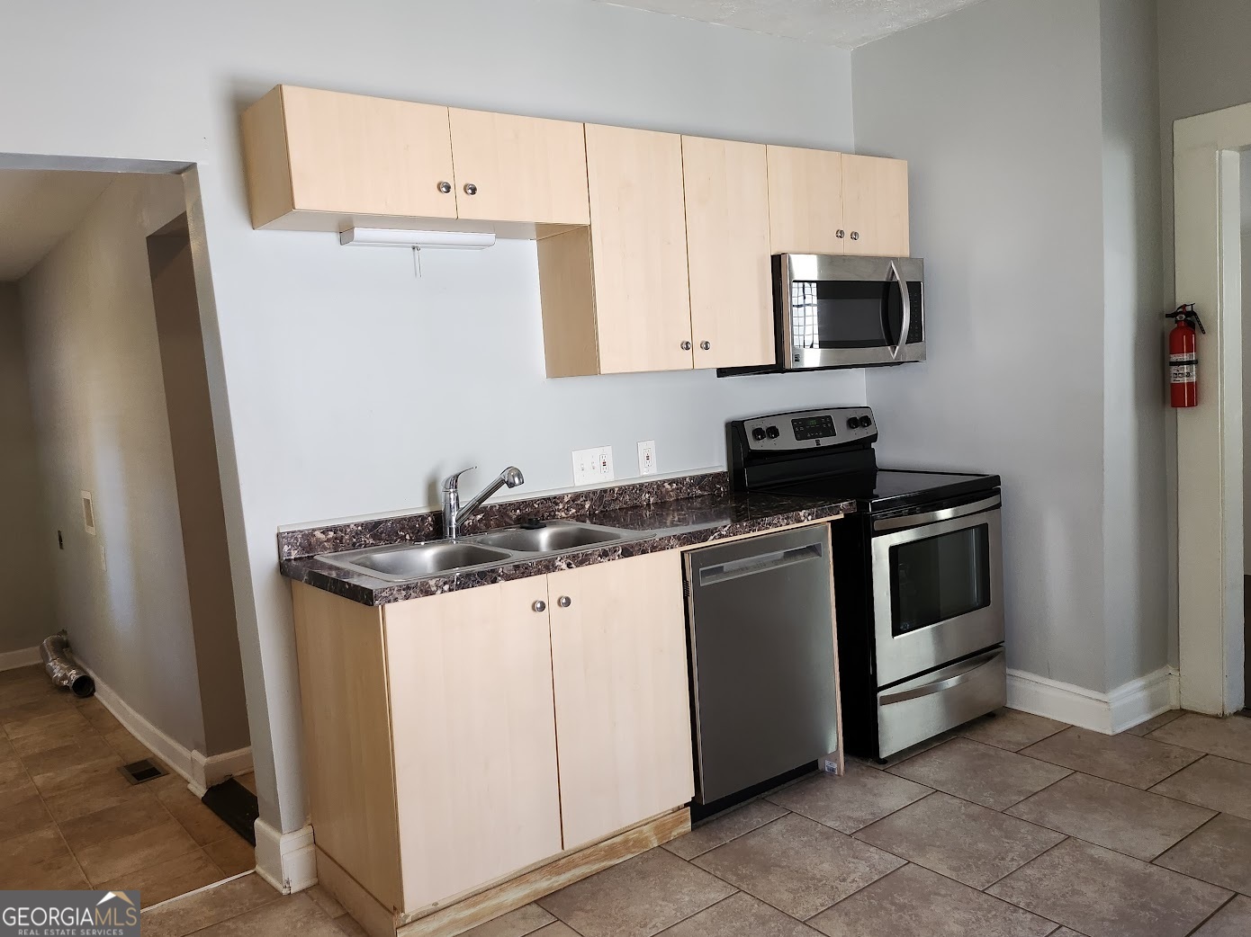 595 ROCKWELL Street SW