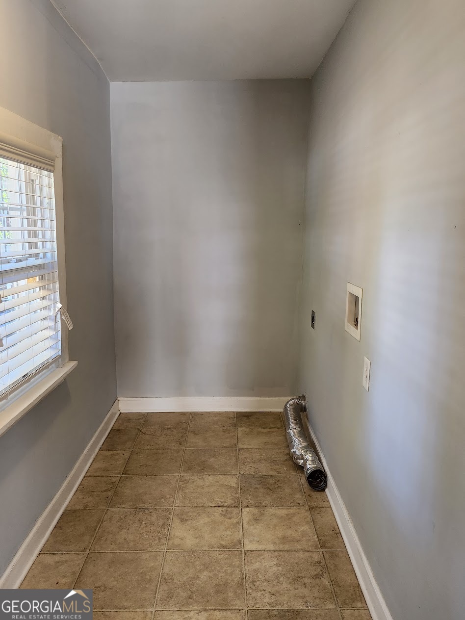 595 ROCKWELL Street SW