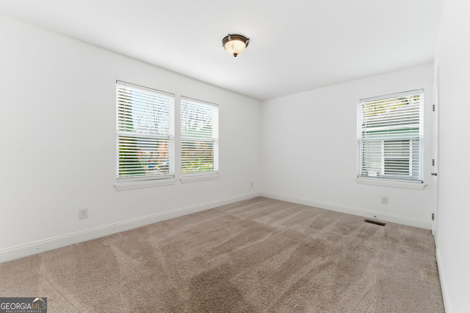 1779 N Olympian Way SW