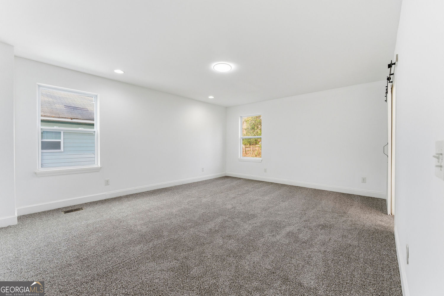 1779 N Olympian Way SW