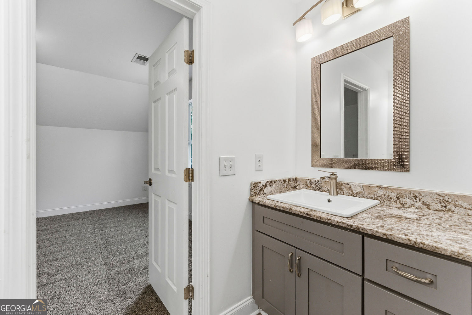 1779 N Olympian Way SW