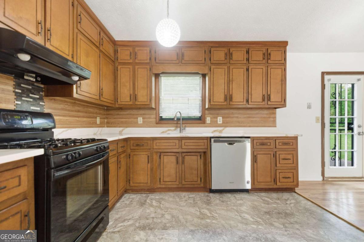1169 Dustin Court