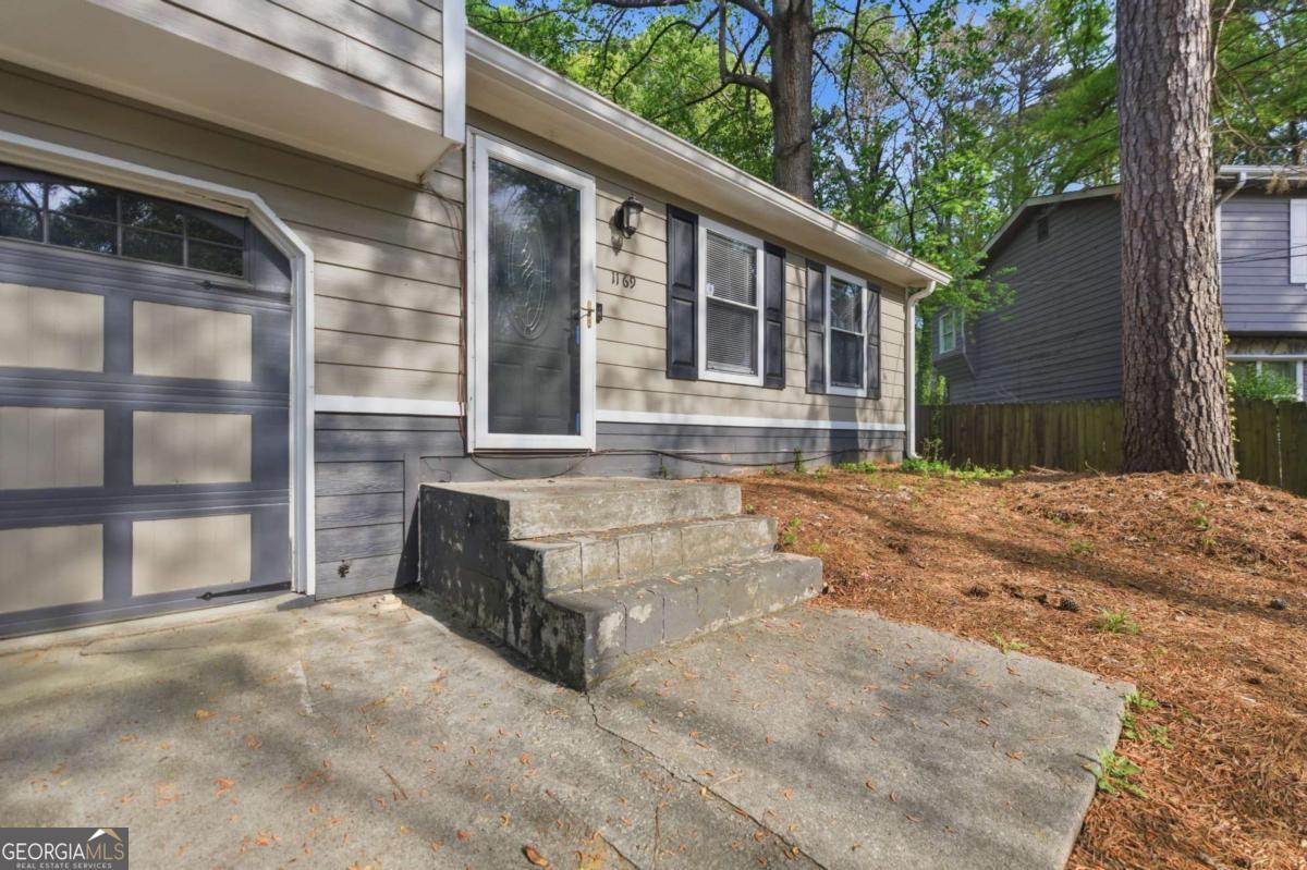 1169 Dustin Court
