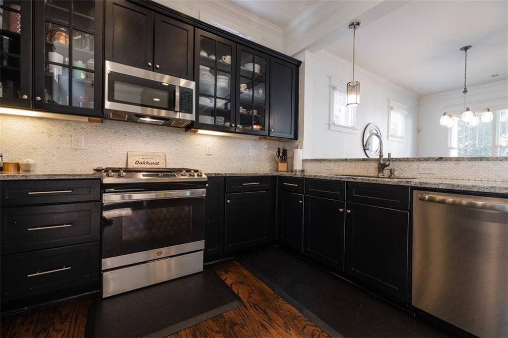 122 Lenore Place