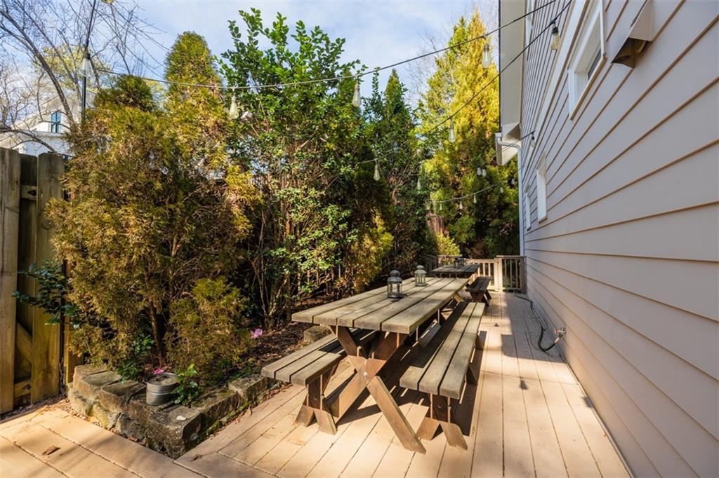 122 Lenore Place