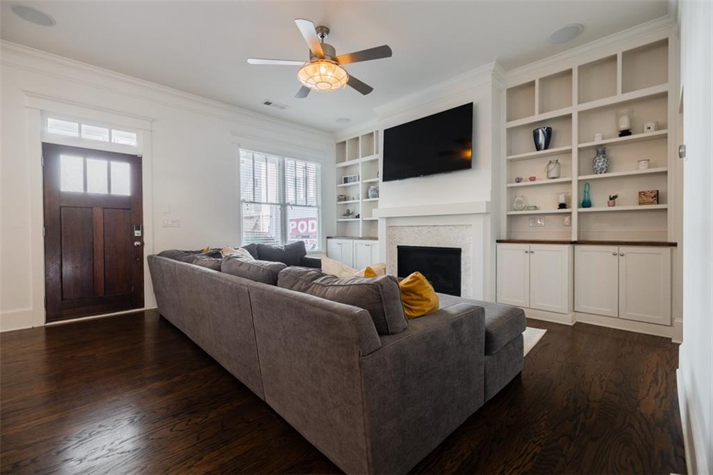 122 Lenore Place