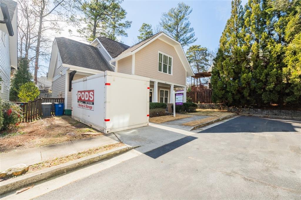 122 Lenore Place