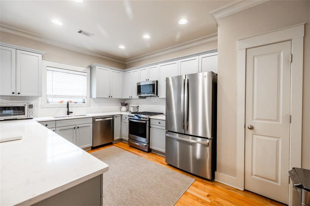 694 EMERIL Drive