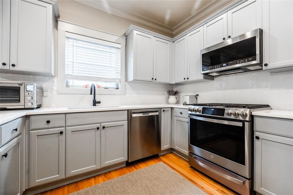 694 EMERIL Drive