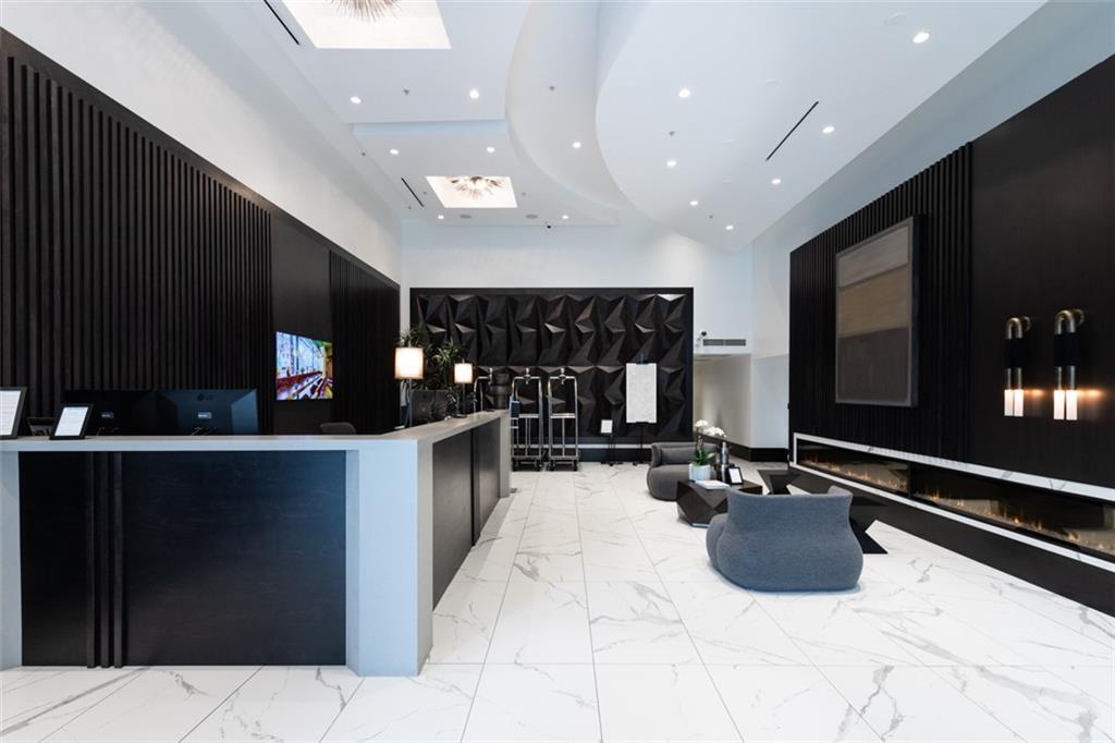 400 W Peachtree Street NW Unit 3611