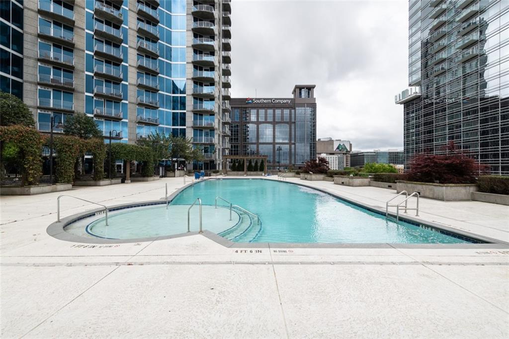400 W Peachtree Street NW Unit 3611