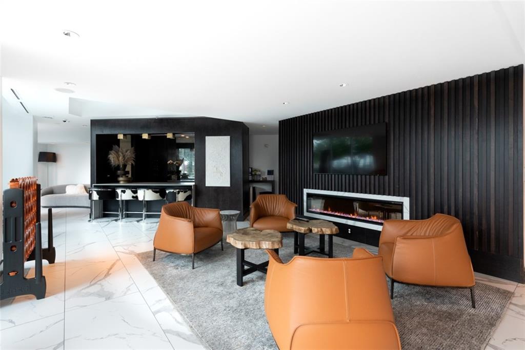 400 W Peachtree Street NW Unit 3611