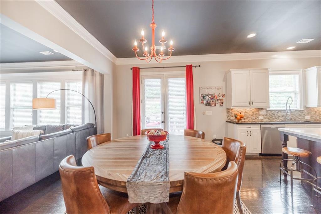 732 RAVENVIEW Court