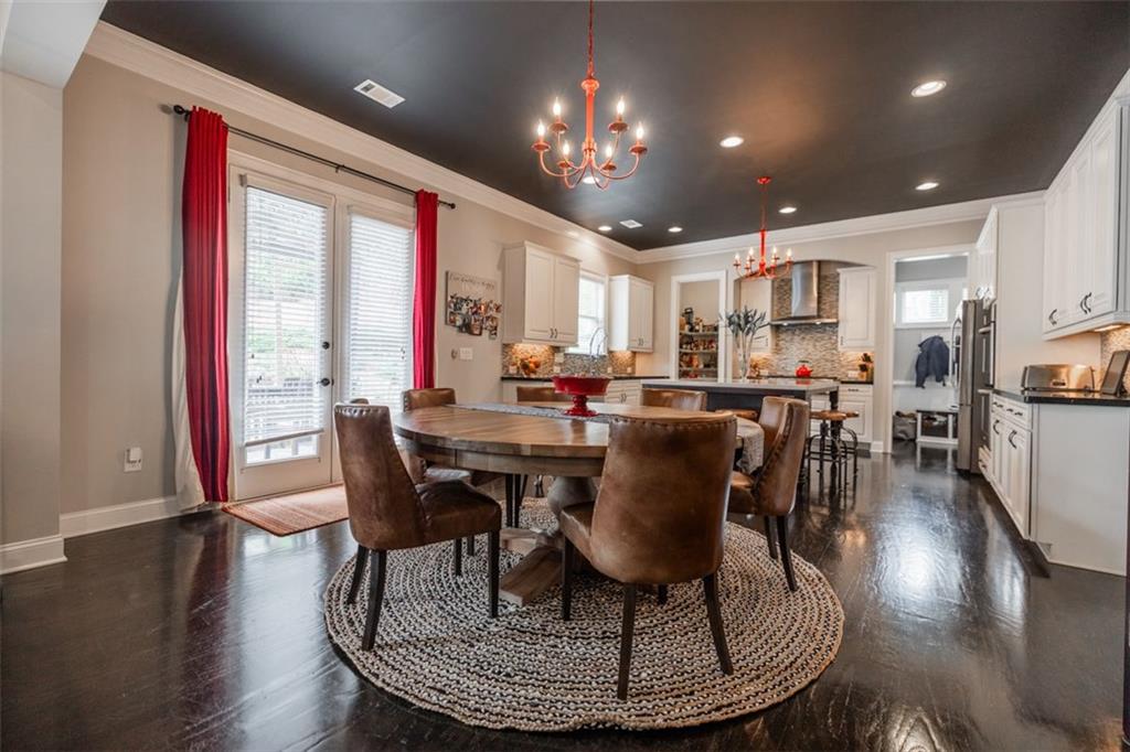 732 RAVENVIEW Court
