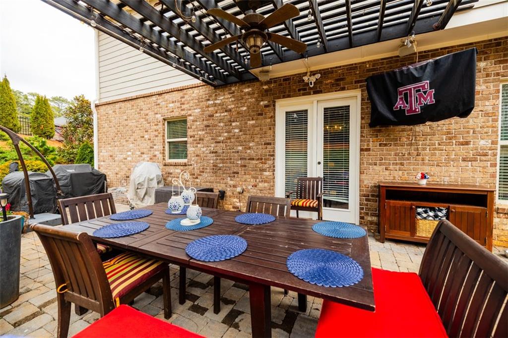 732 RAVENVIEW Court