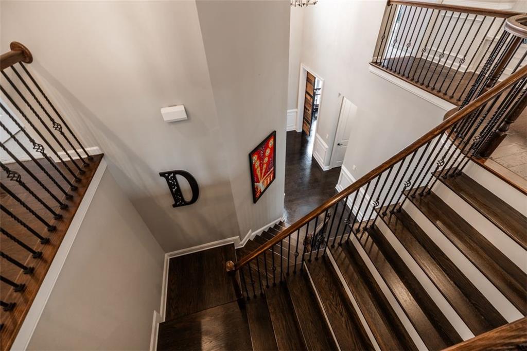 732 RAVENVIEW Court