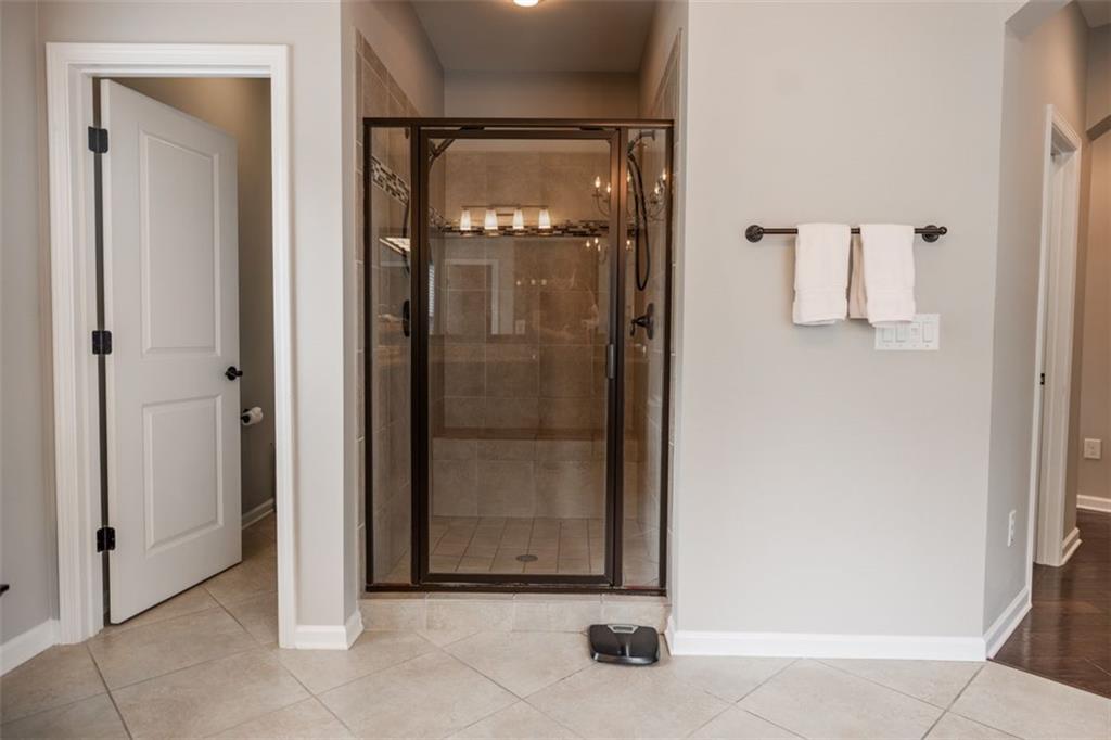 732 RAVENVIEW Court