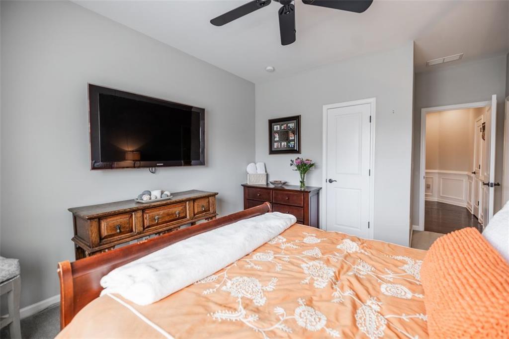 732 RAVENVIEW Court