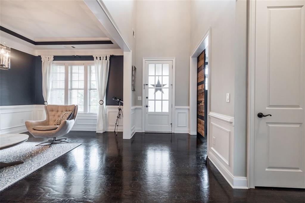 732 RAVENVIEW Court