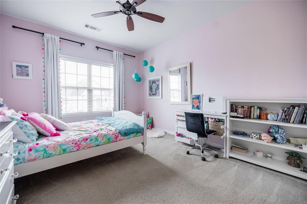 732 RAVENVIEW Court