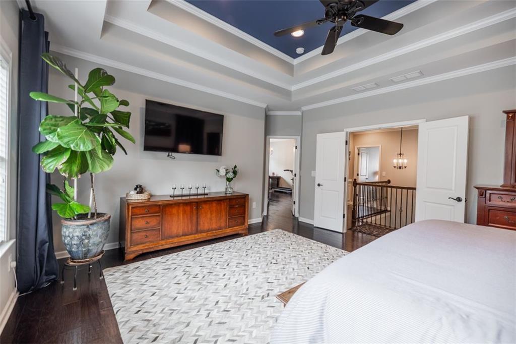 732 RAVENVIEW Court