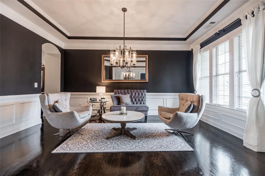 732 RAVENVIEW Court