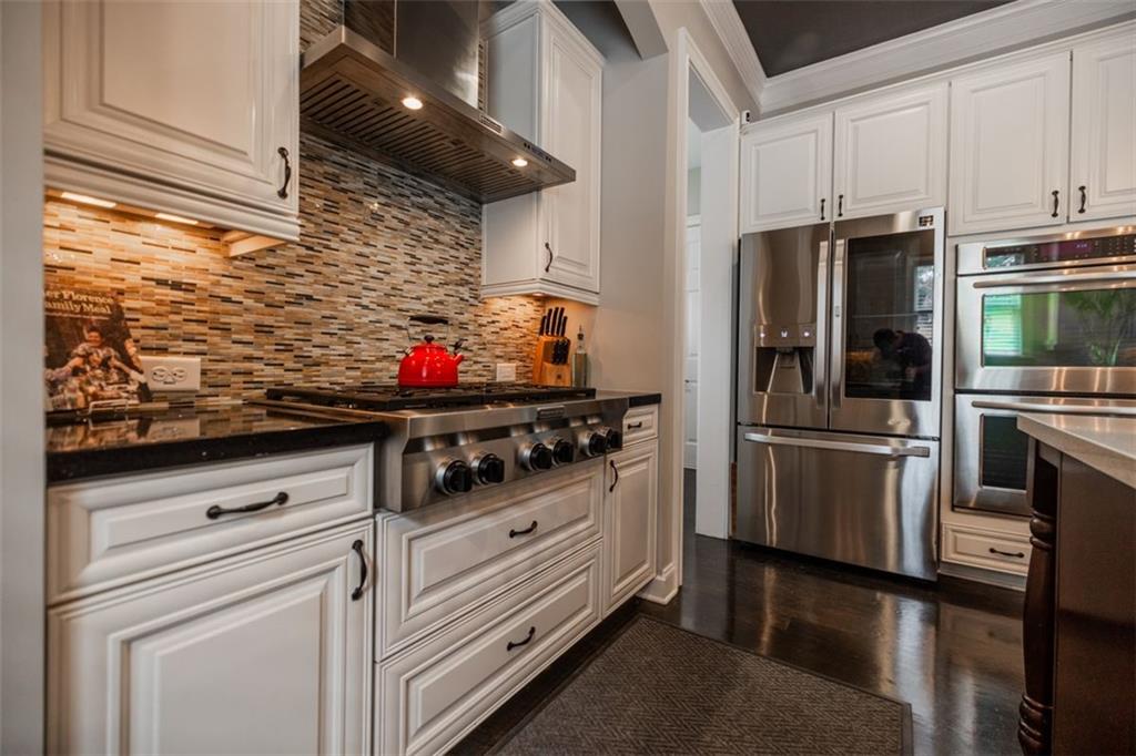 732 RAVENVIEW Court