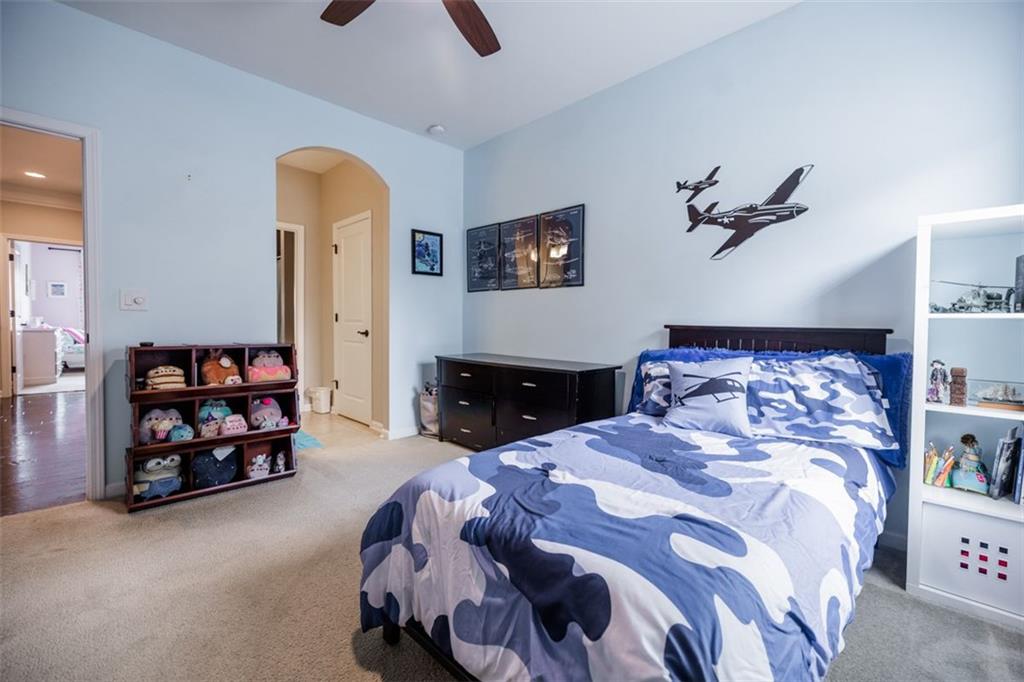 732 RAVENVIEW Court