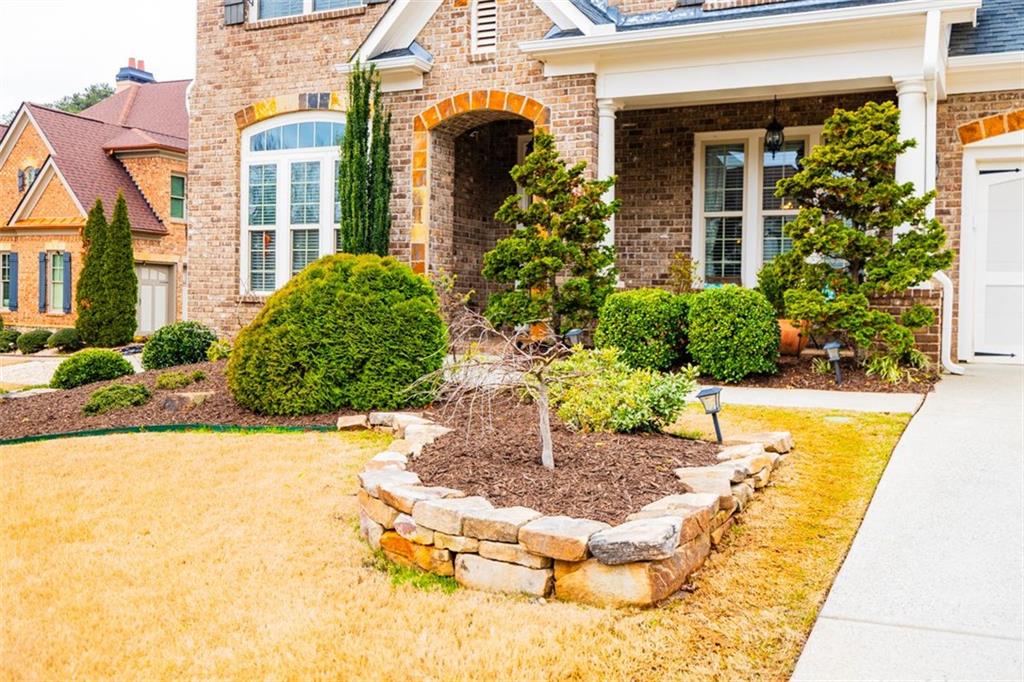 732 RAVENVIEW Court