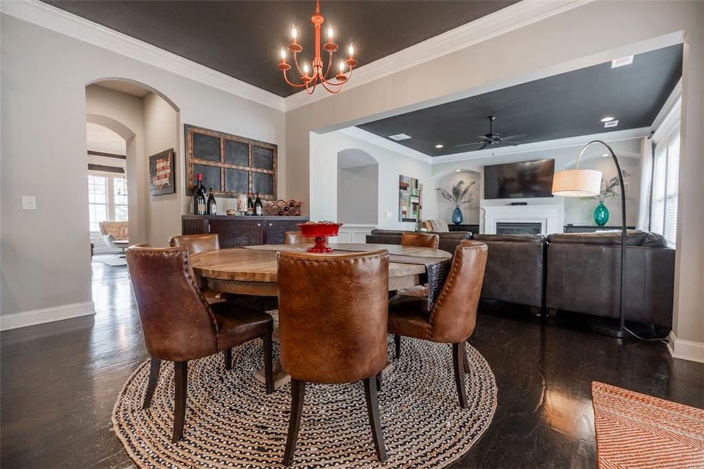 732 RAVENVIEW Court